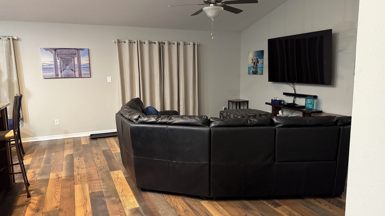 Photo of Livingroom in Lillian