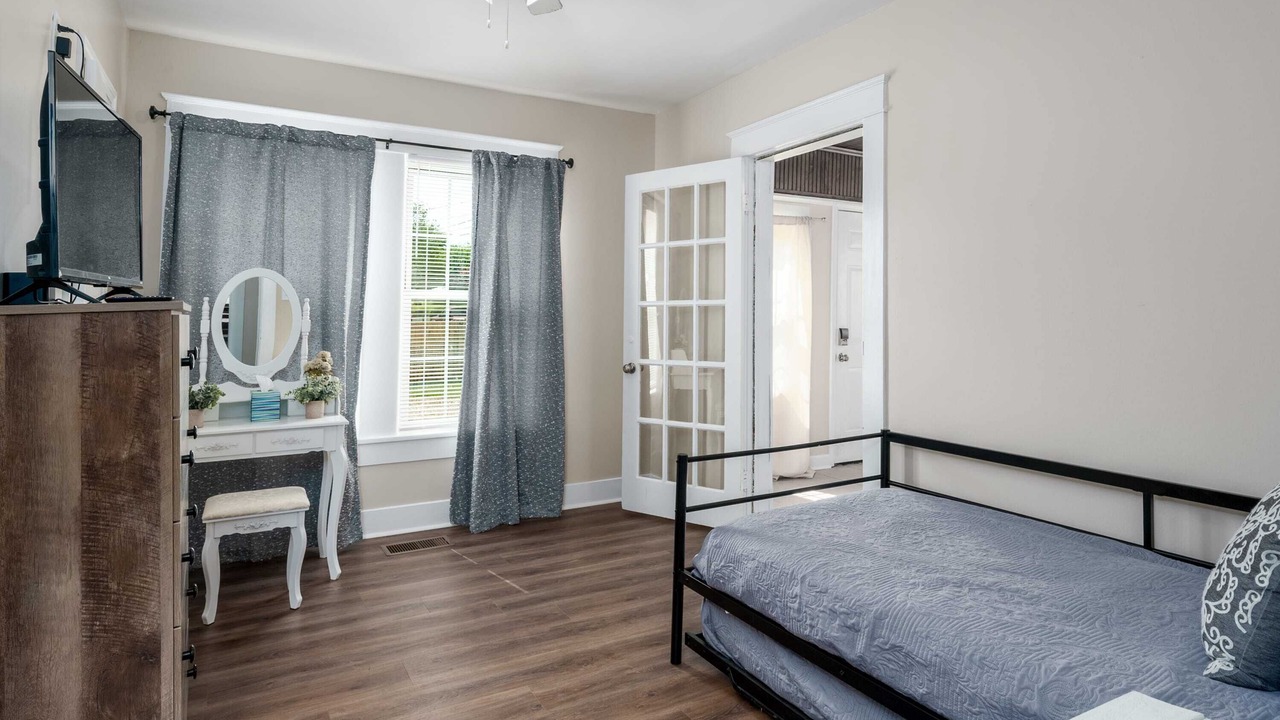 Photo of Bedroom in Tuscaloosa