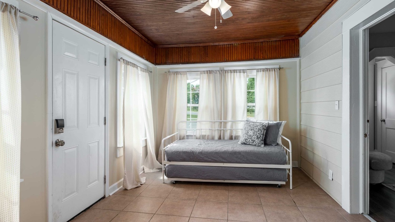Photo of Bedroom in Tuscaloosa