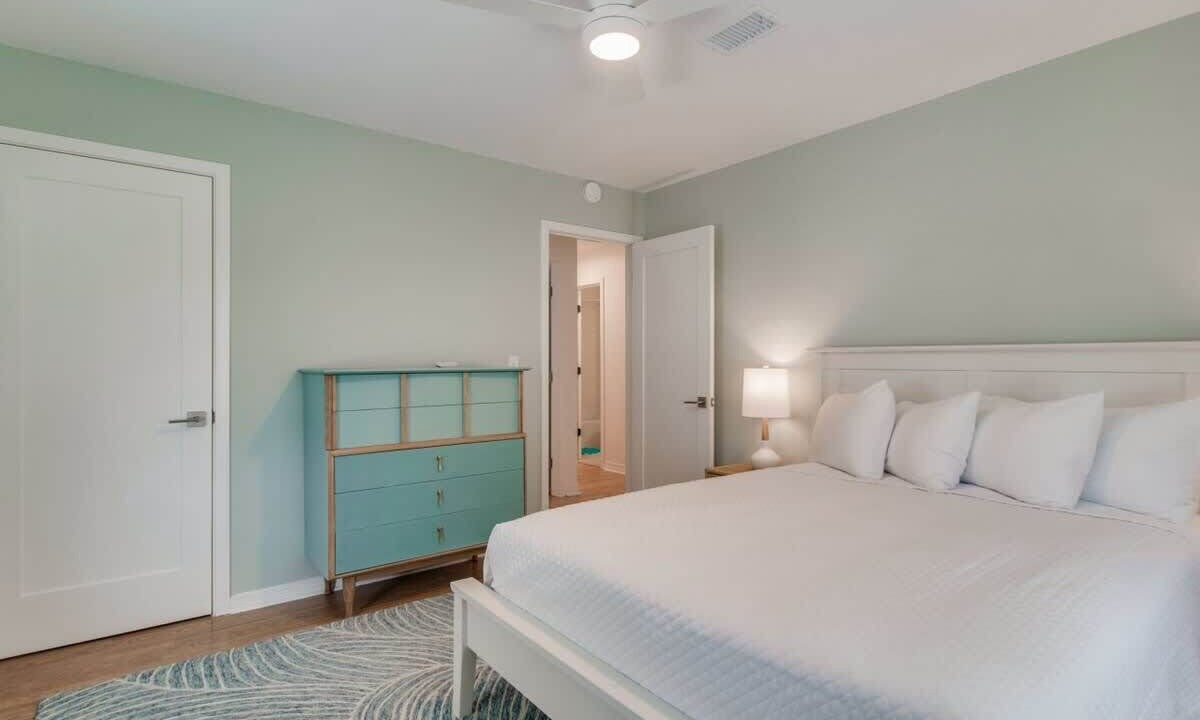 Photo of Bedroom in Siguenza Cove