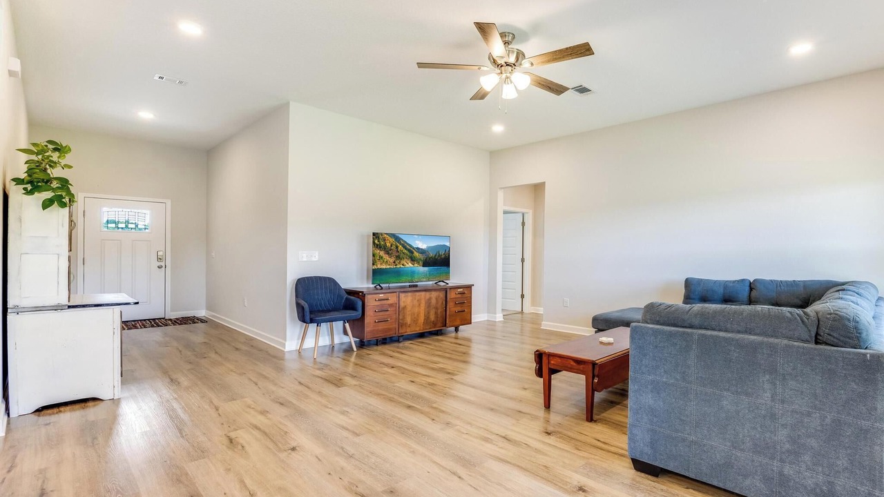 Photo of Livingroom in Baker