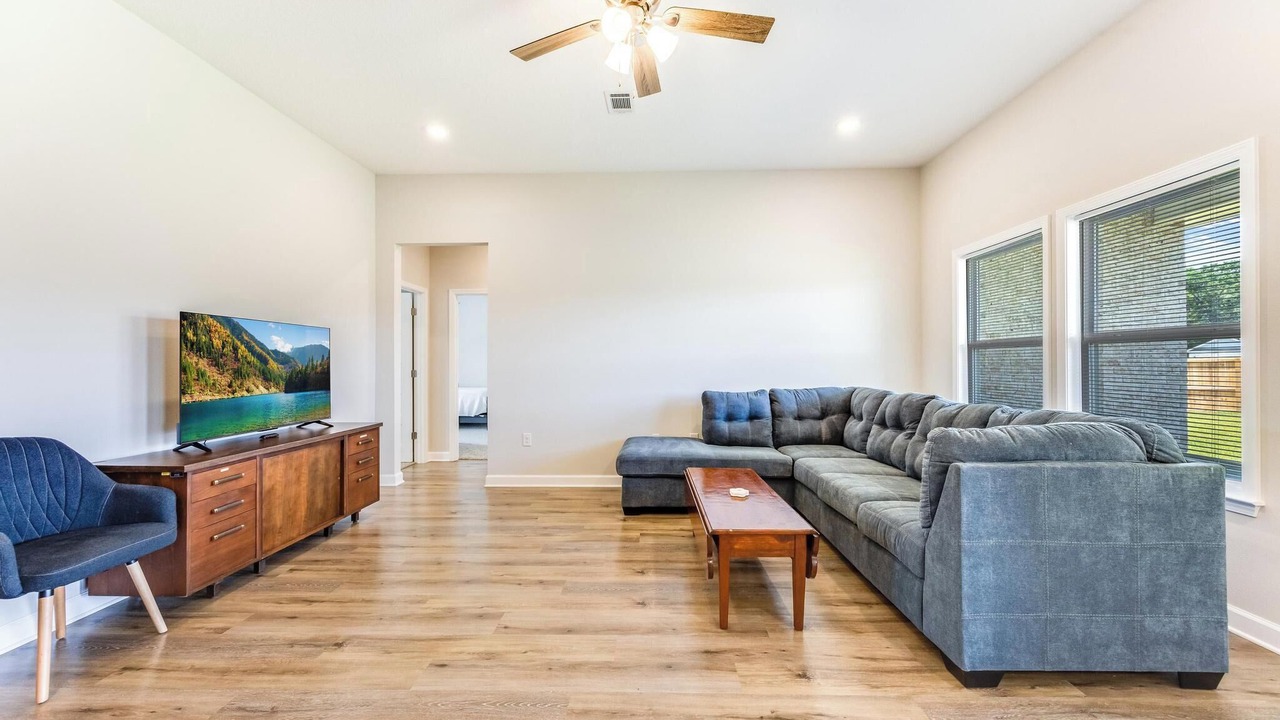 Photo of Livingroom in Baker
