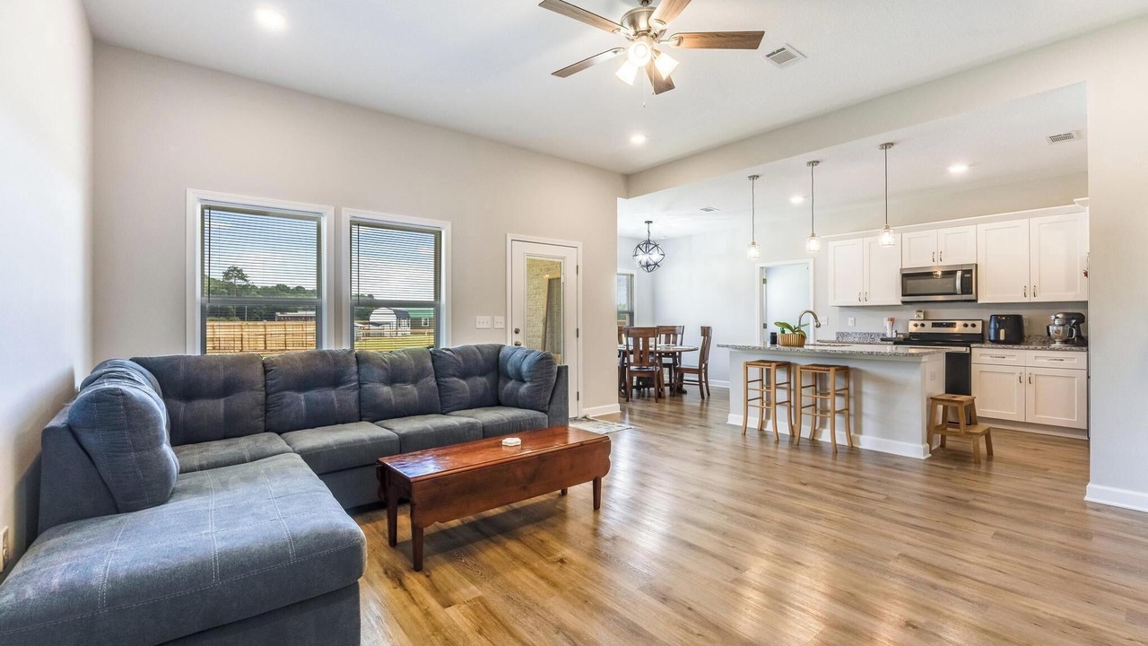 Photo of Livingroom in Baker