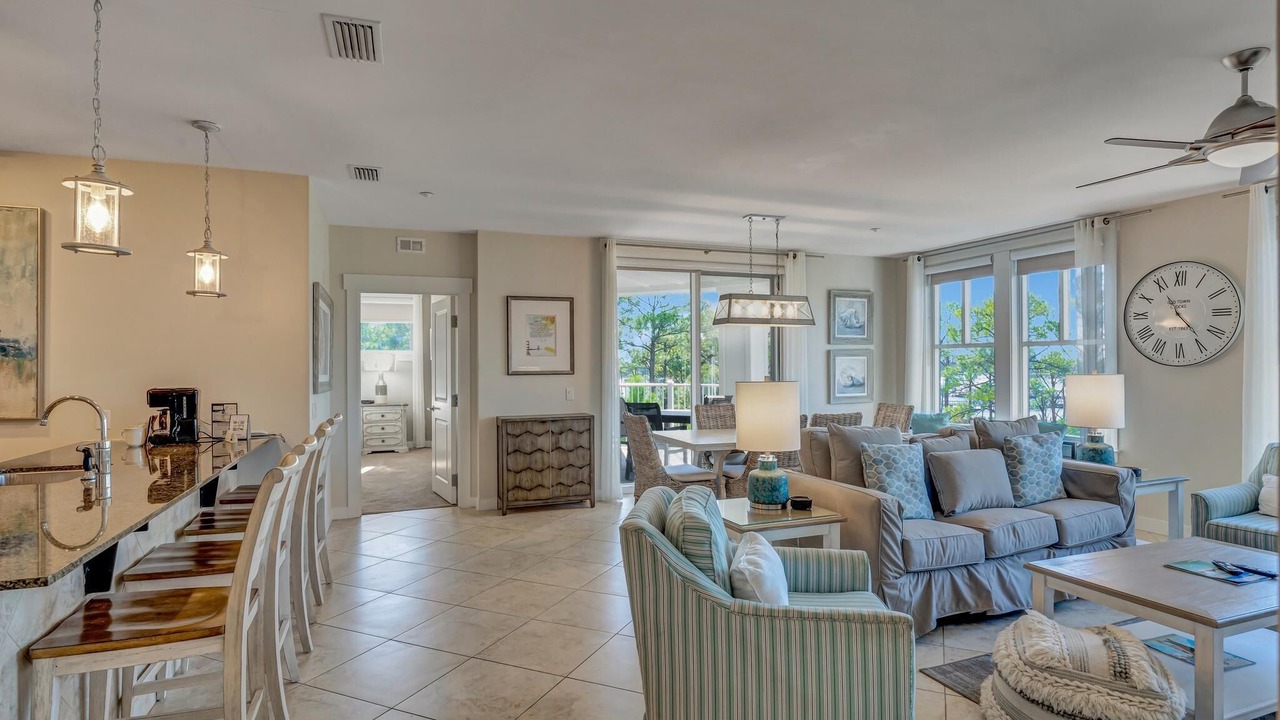 Photo of Livingroom in Baytowne Wharf