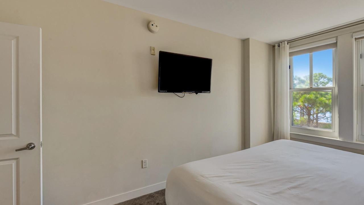 Photo of Bedroom in Baytowne Wharf