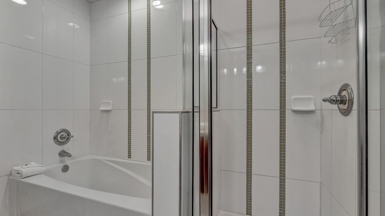 Photo of Bathroom in Baytowne Wharf