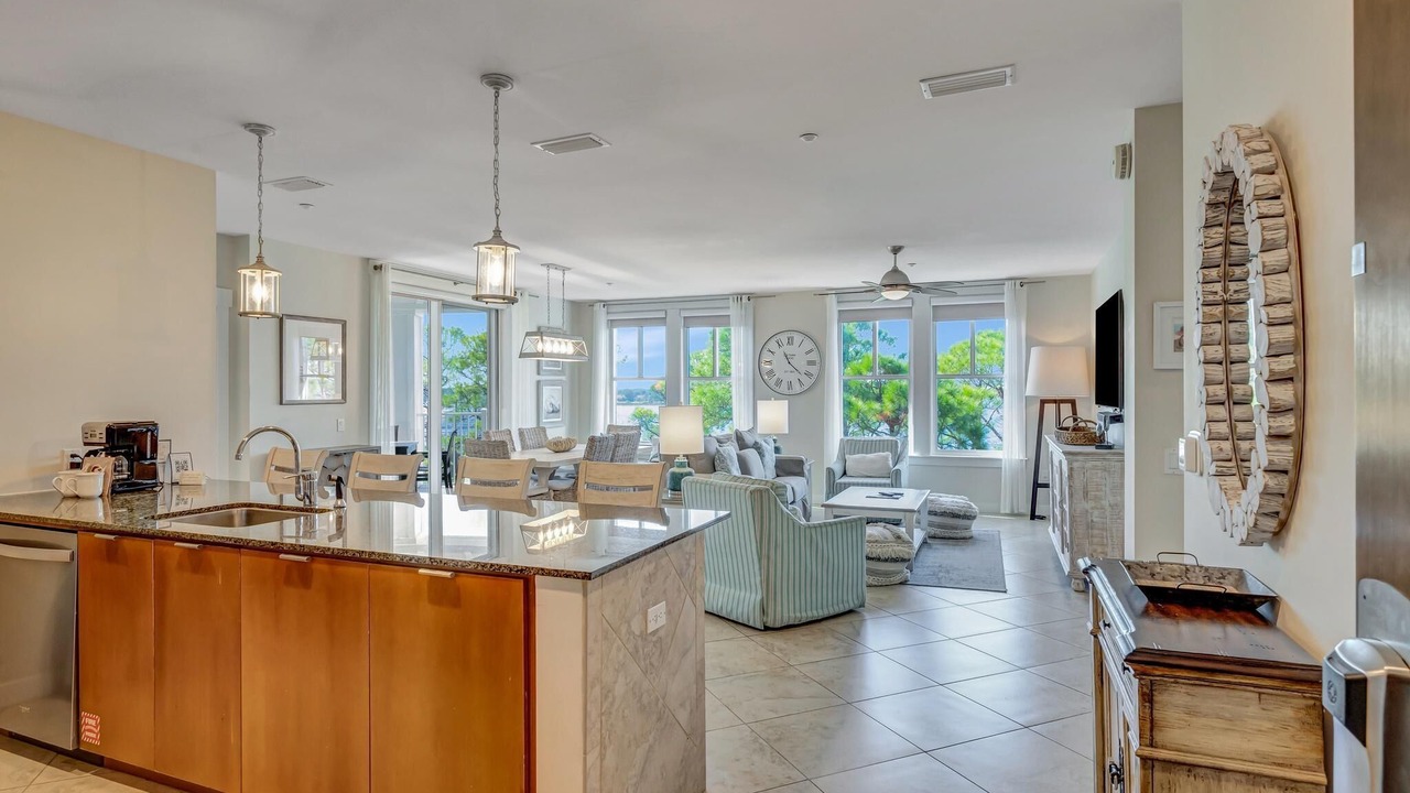 Photo of Livingroom in Baytowne Wharf