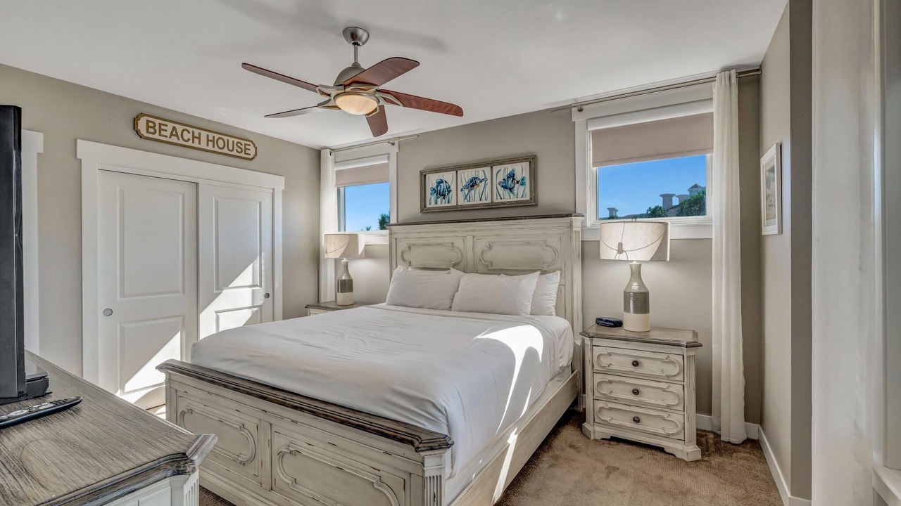 Photo of Bedroom in Baytowne Wharf