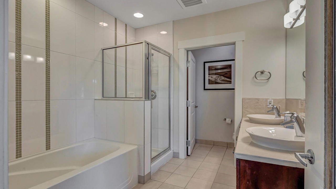 Photo of Bathroom in Baytowne Wharf