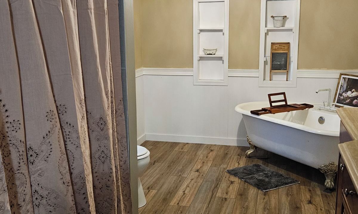 Photo of Bathroom in Fernandina Beach