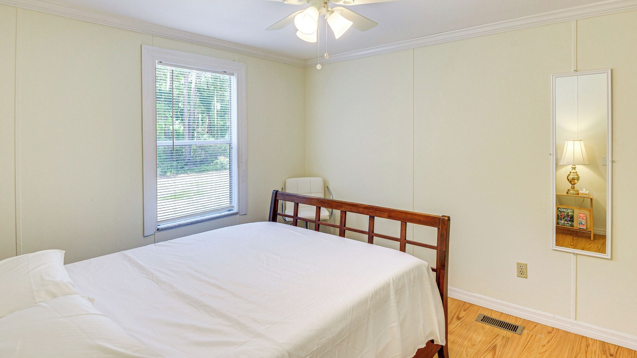 Photo of Bedroom in Crescent City