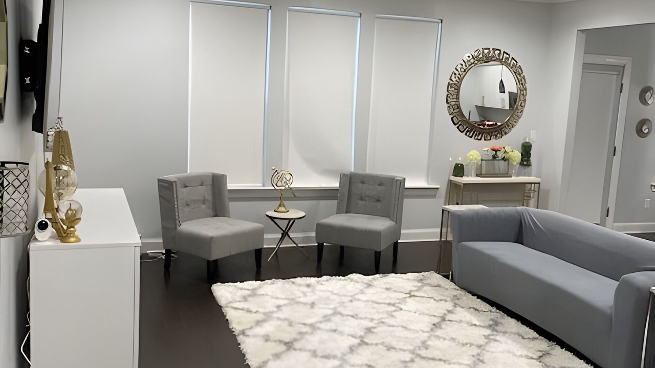 Photo of Livingroom in Canterbury Farms