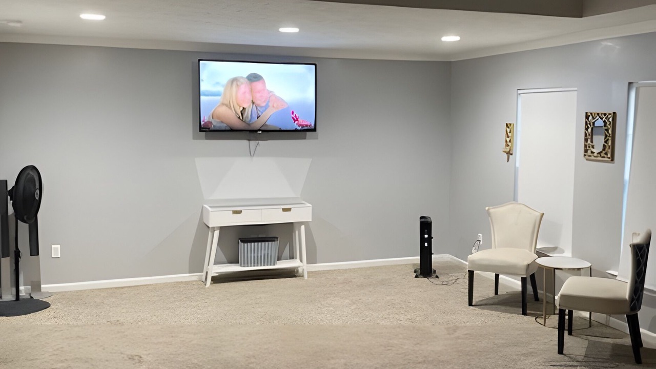 Photo of Bedroom in Canterbury Farms