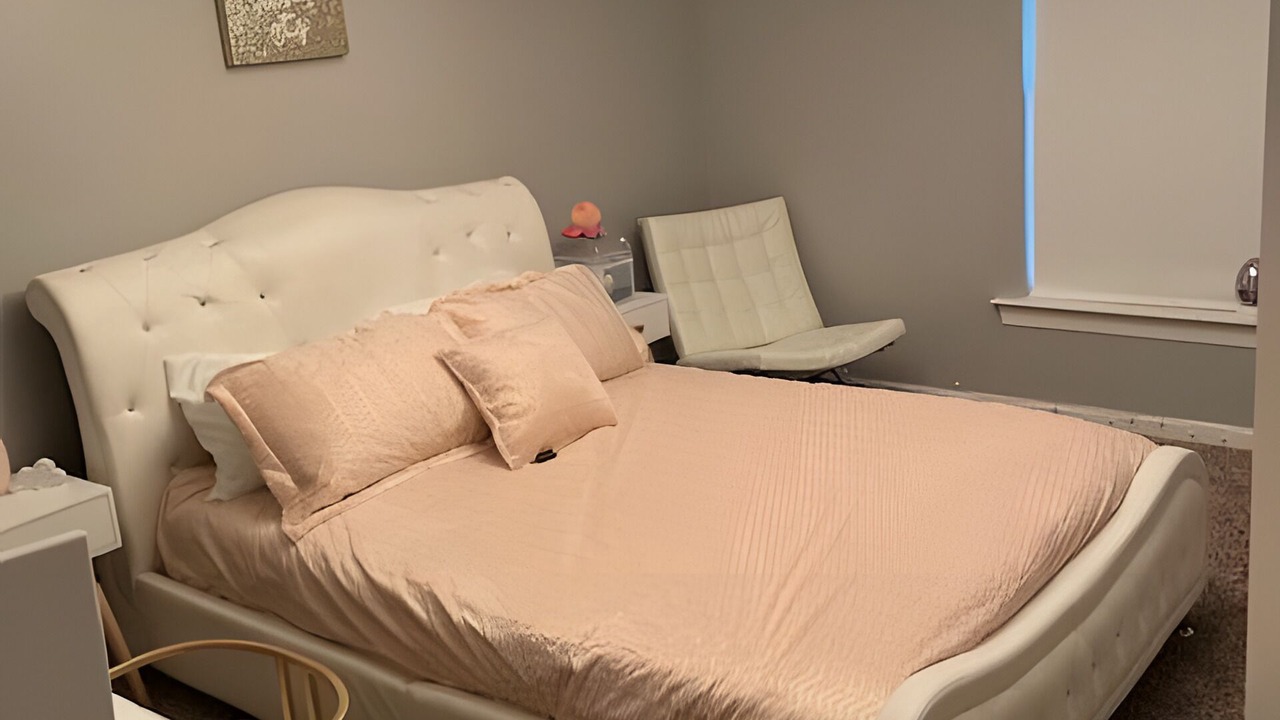 Photo of Bedroom in Canterbury Farms