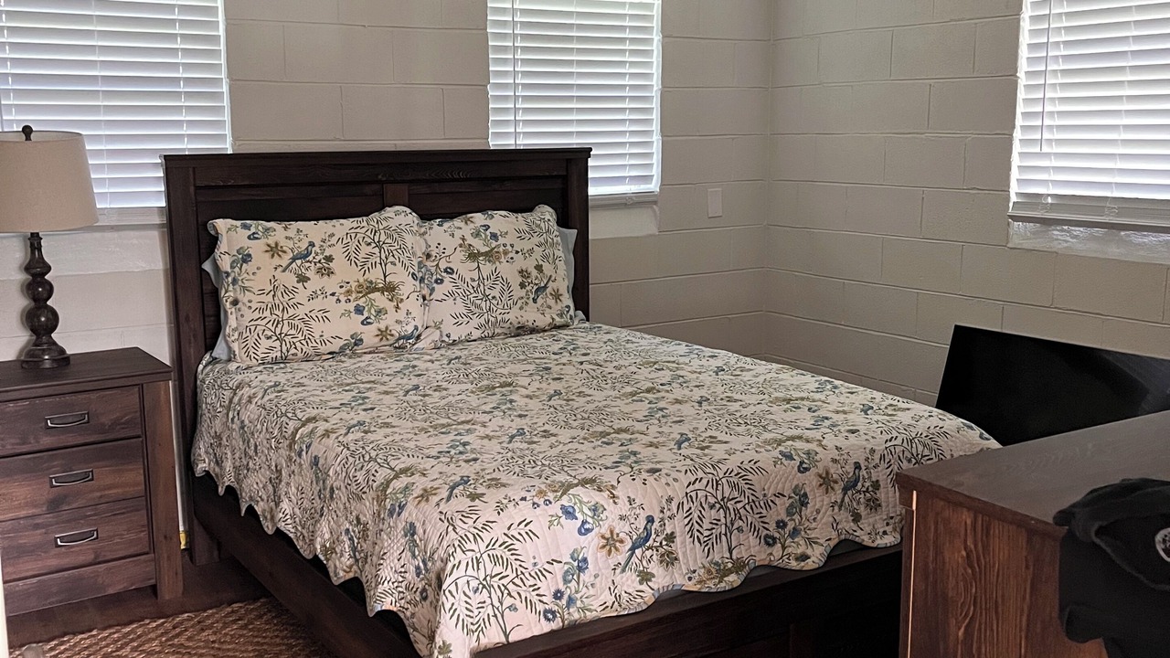 Photo of Bedroom in Cobb