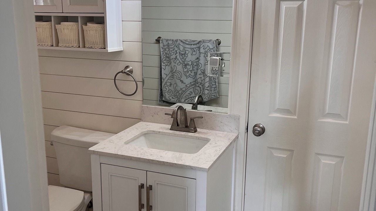 Photo of Bathroom in Cobb