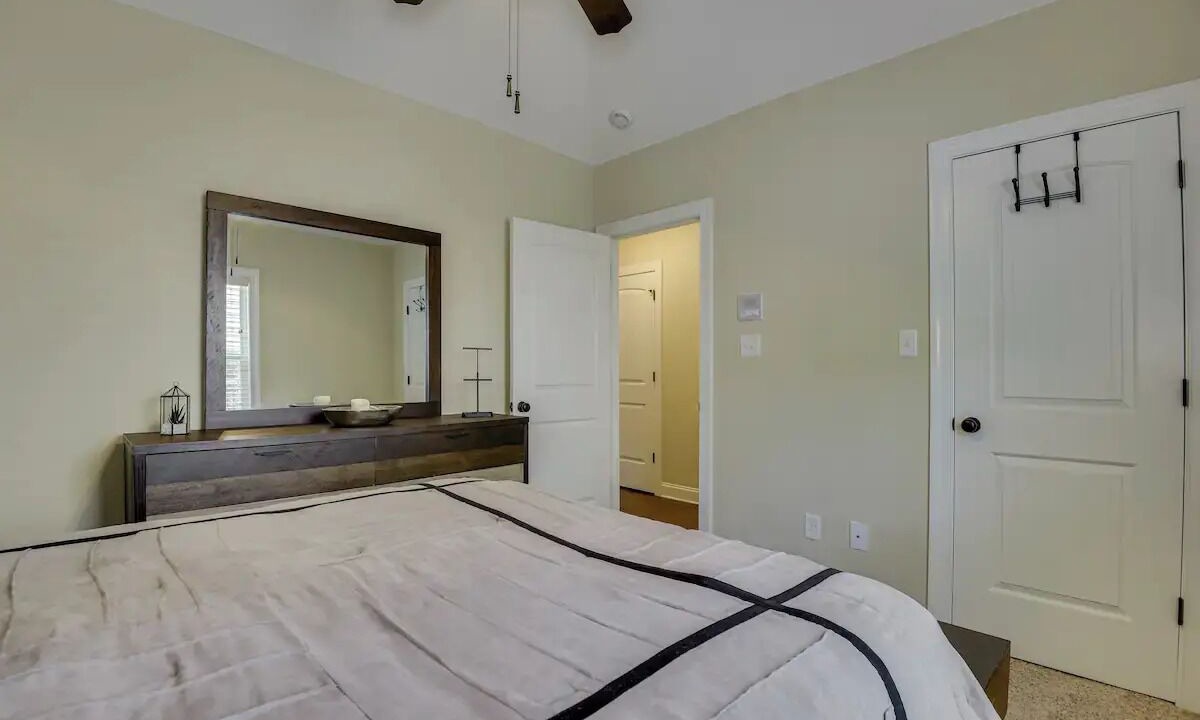 Photo of Bedroom in Grovetown