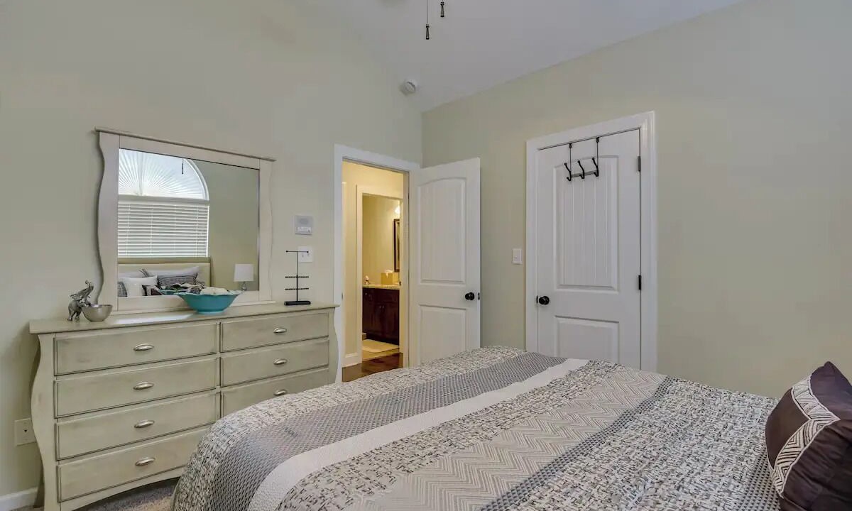 Photo of Bedroom in Grovetown
