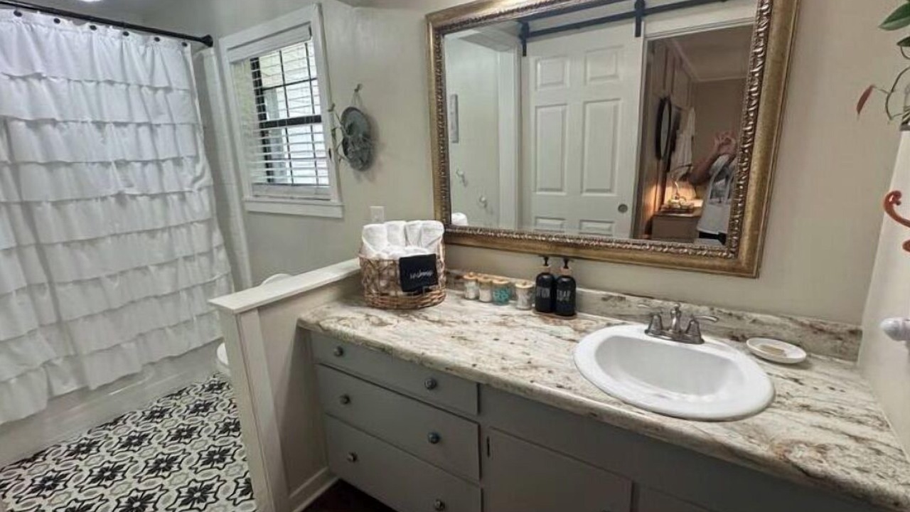 Photo of Bathroom in Laurel