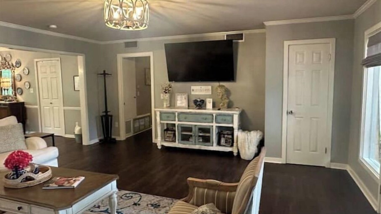 Photo of Livingroom in Laurel