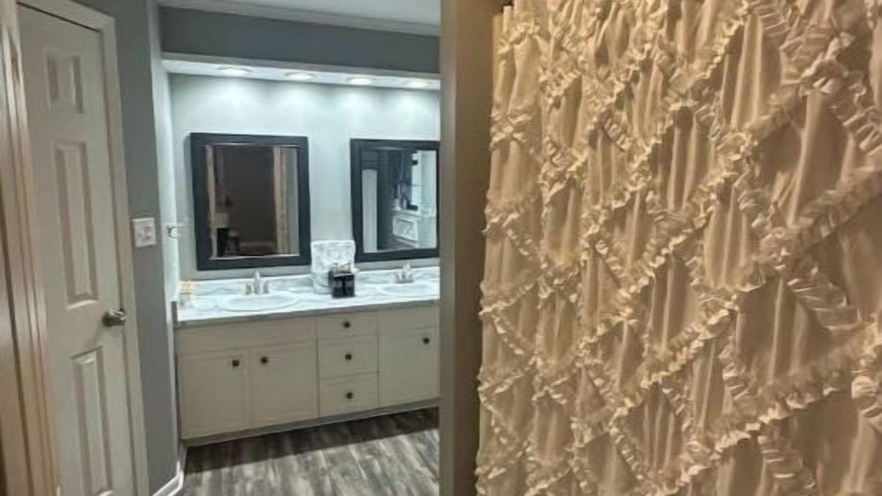 Photo of Bathroom in Laurel