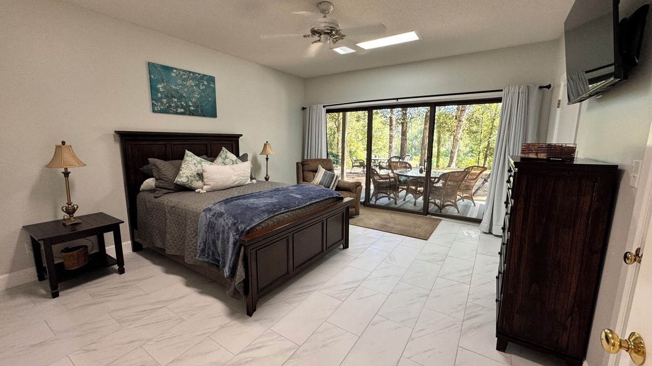 Photo of Bedroom in Daphne
