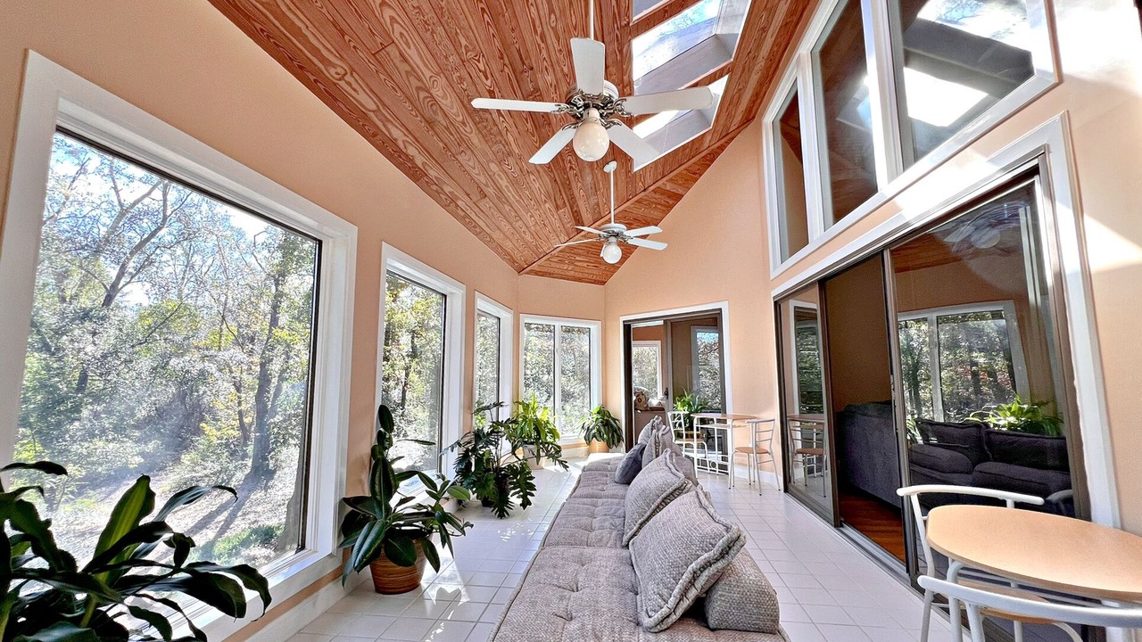 Photo of Livingroom in Daphne