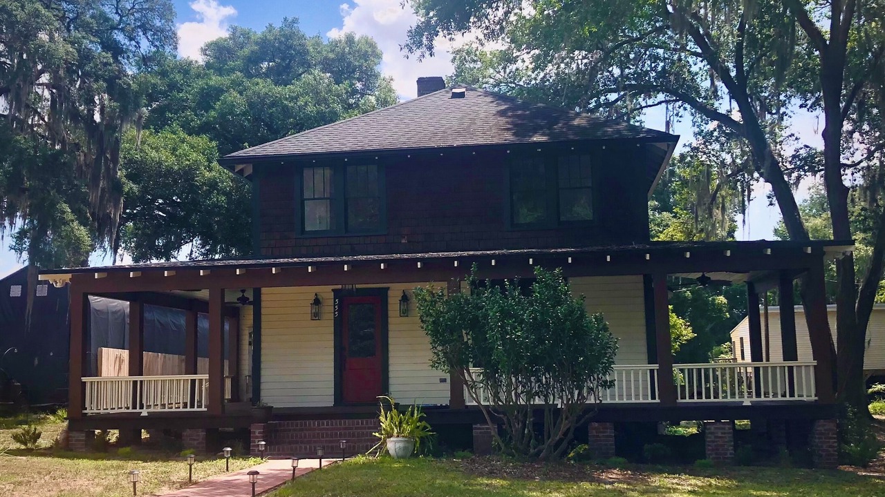 Photo of Outdoor in Putnam Hall