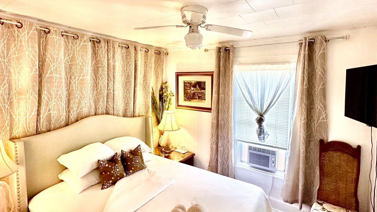 Photo of Bedroom in Gulfport