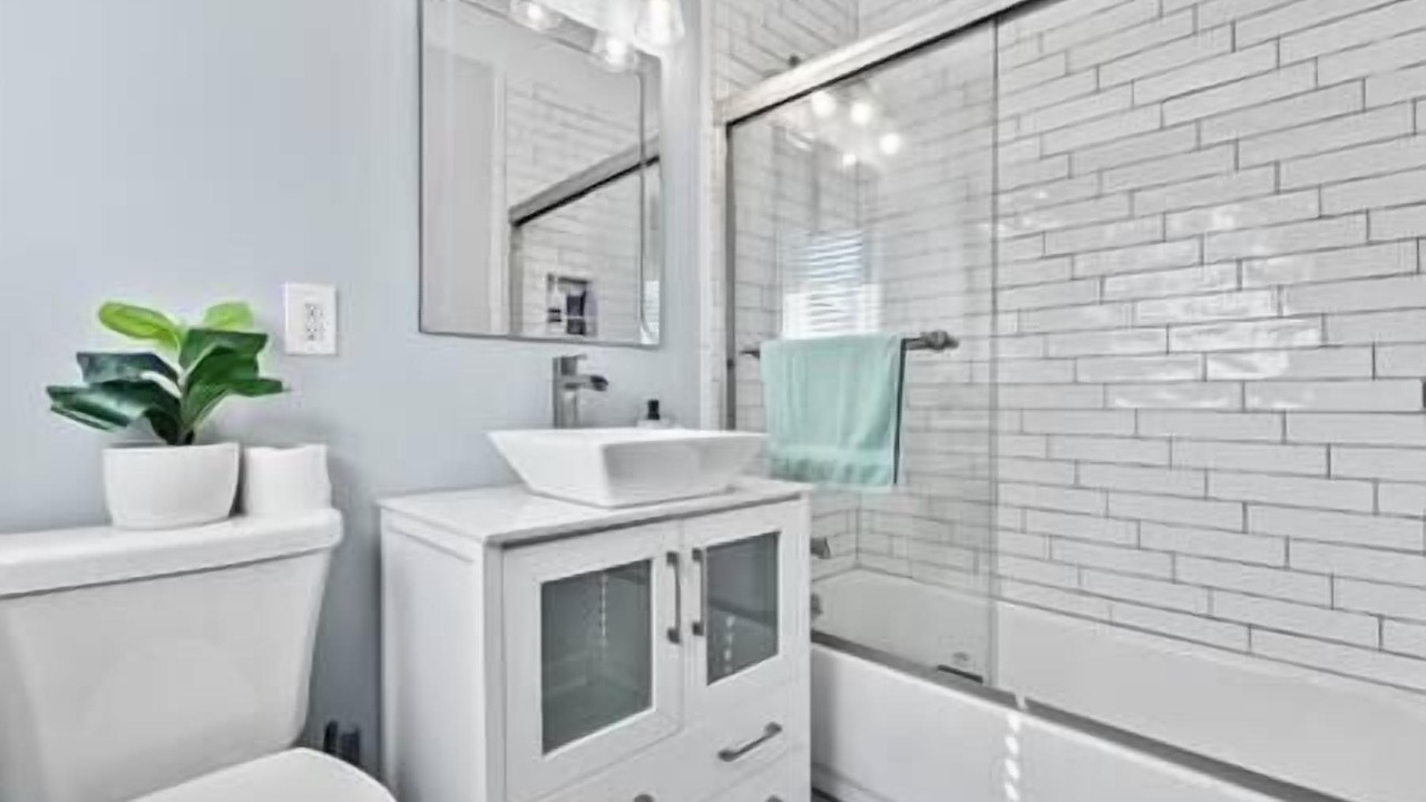 Photo of Bathroom in Candler-McAfee