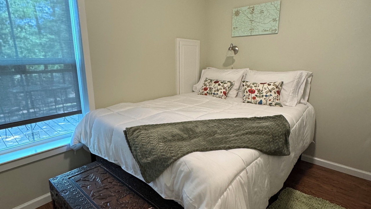 Photo of Bedroom in Stone County