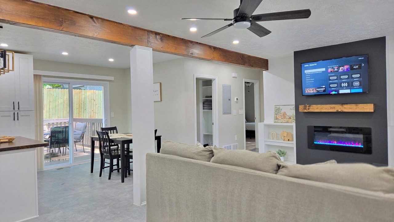 Photo of Livingroom in Mableton