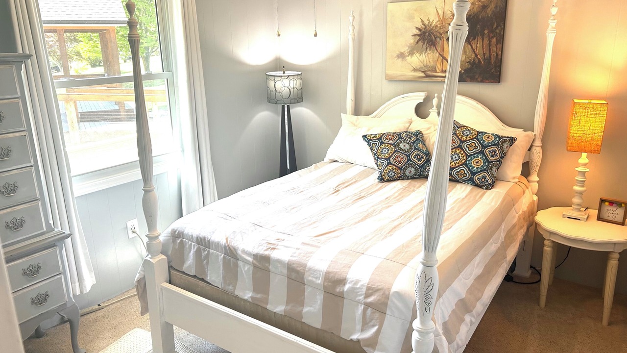 Photo of Bedroom in Townville