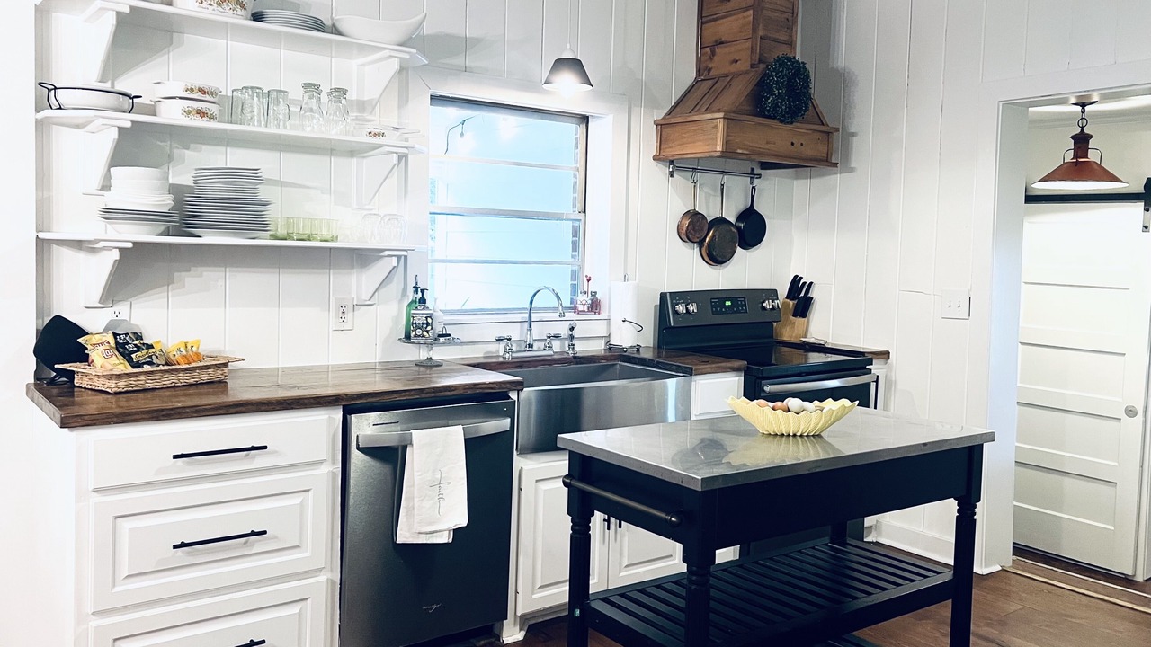 Photo of Kitchen in Flora
