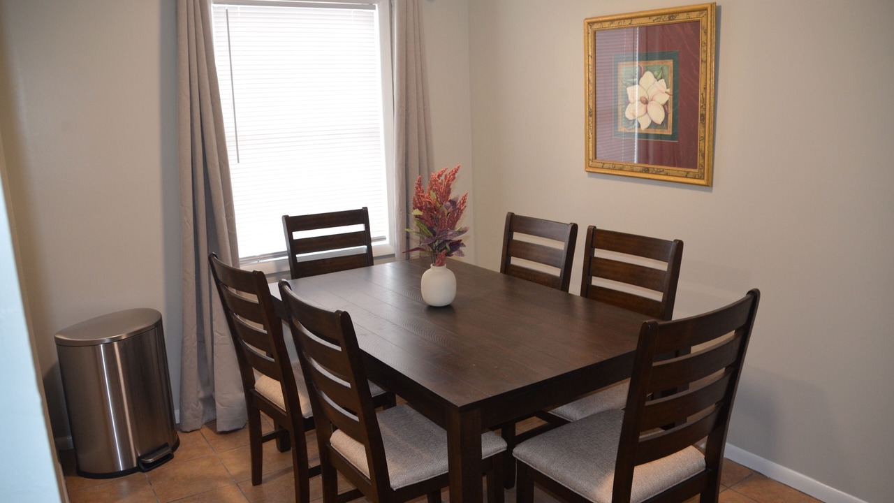 Photo of Livingroom in Enterprise