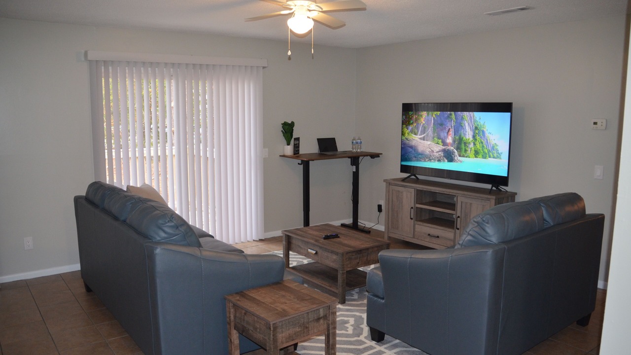 Photo of Livingroom in Enterprise