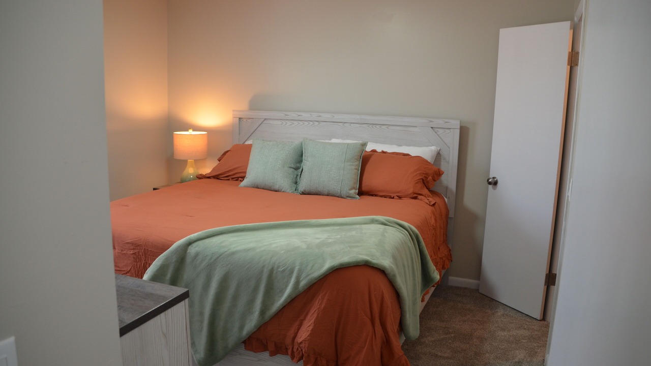 Photo of Bedroom in Enterprise