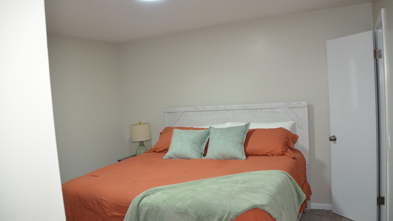 Photo of Bedroom in Enterprise