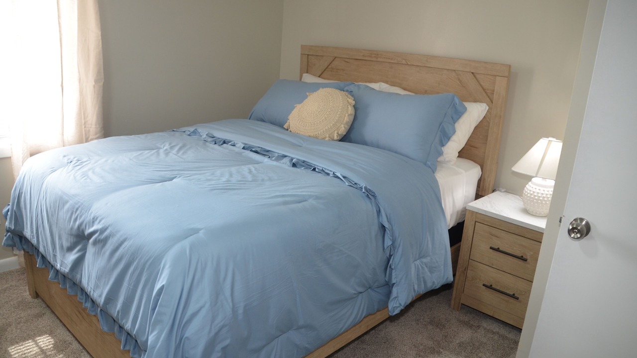 Photo of Bedroom in Enterprise