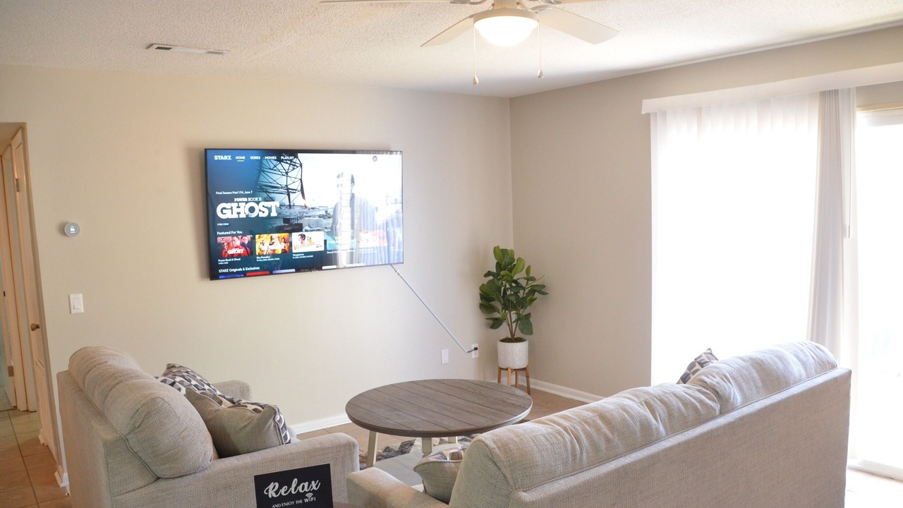 Photo of Livingroom in Enterprise