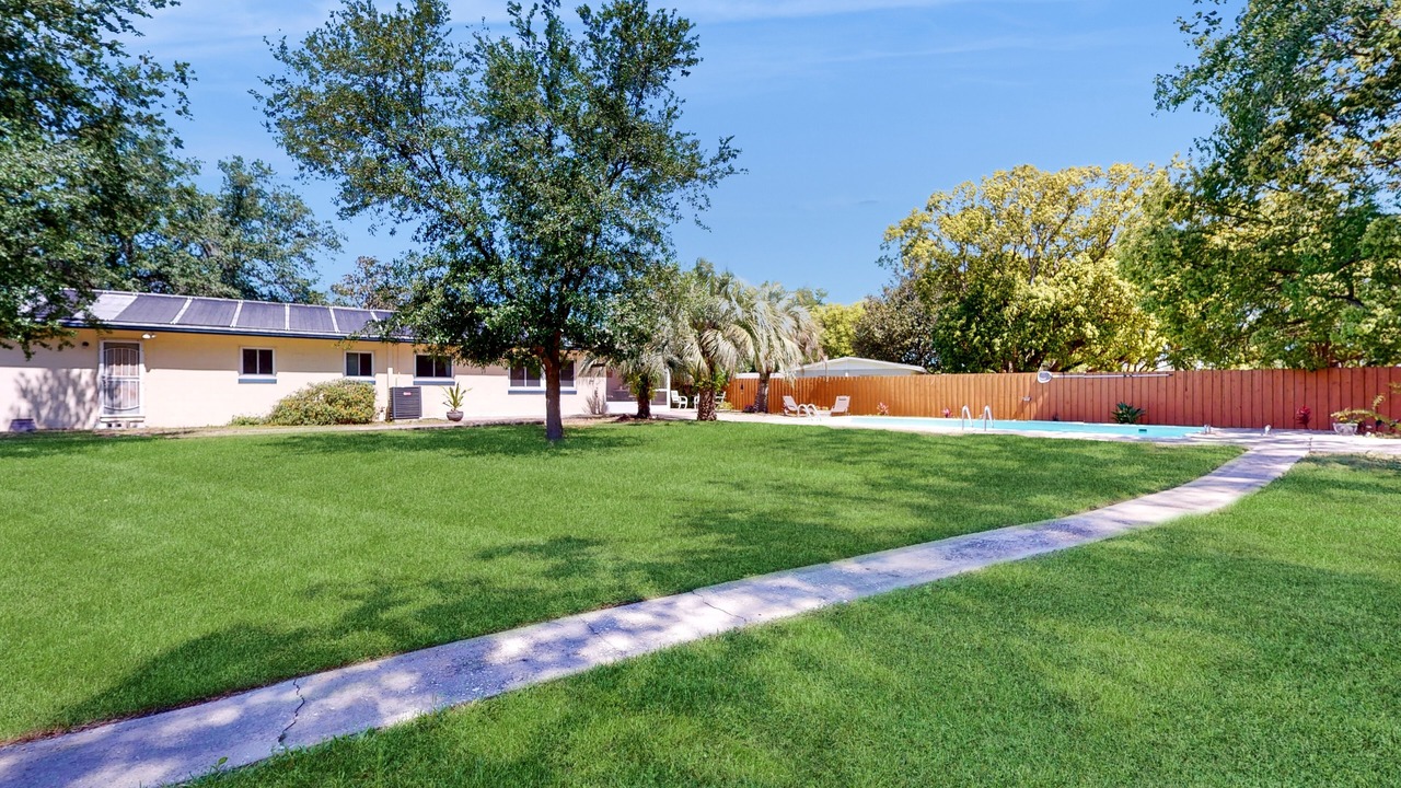 Photo of Outdoor in Fort King District