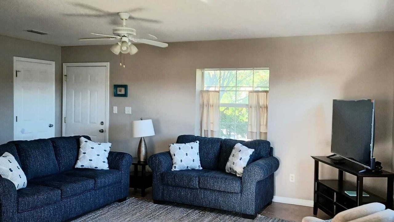 Photo of Livingroom in Interlachen
