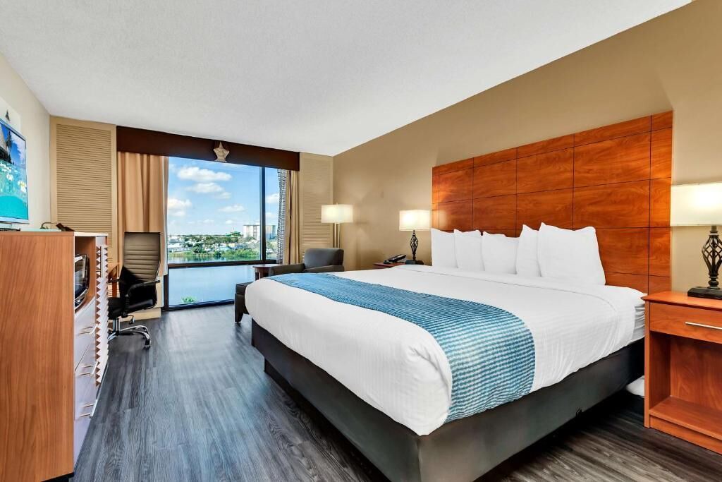Photo of Bedroom in Florida Center