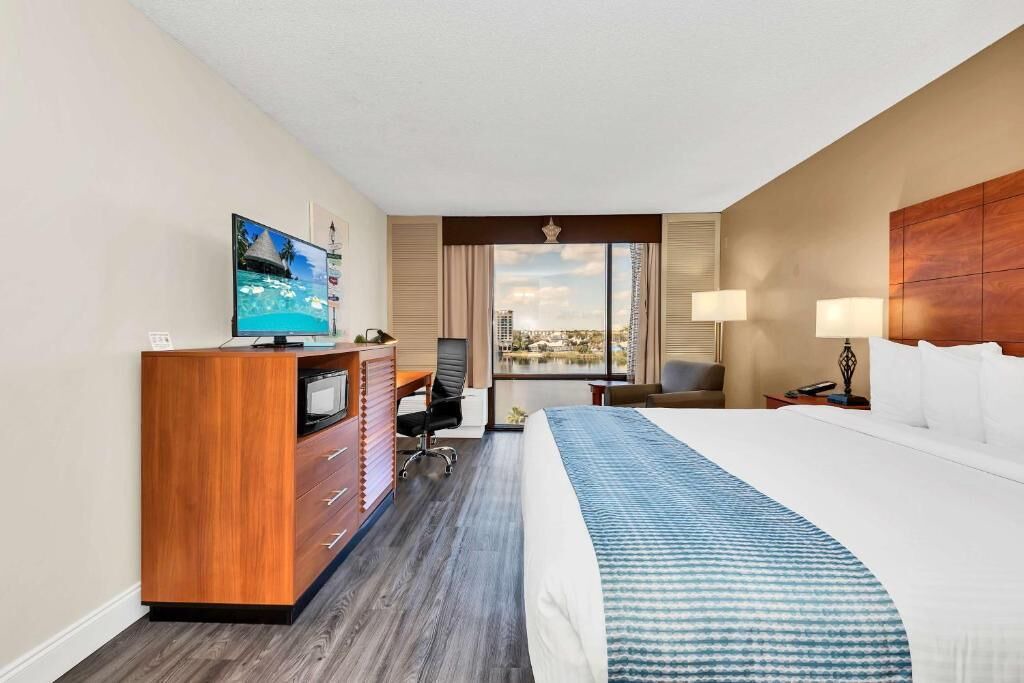 Photo of Bedroom in Florida Center