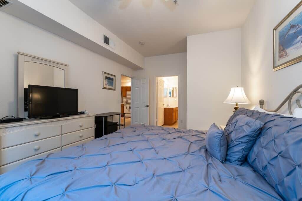 Photo of Bedroom in Venetian Bay Villages
