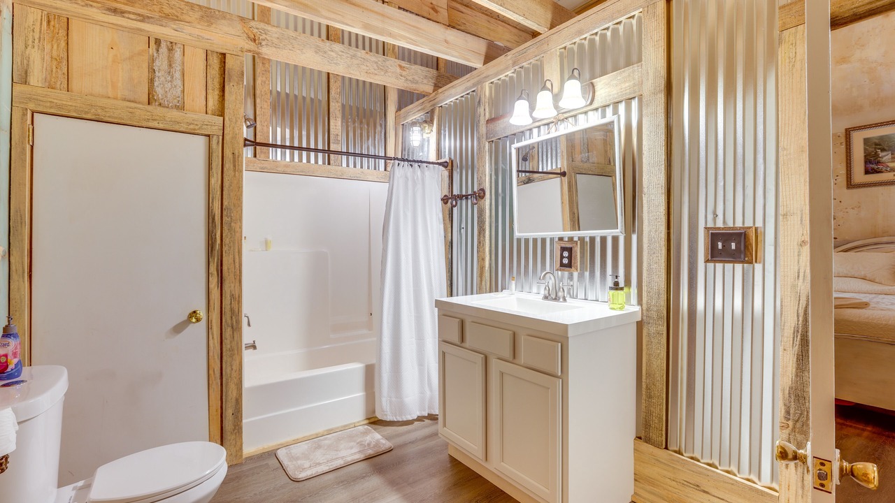 Photo of Bathroom in Lineville