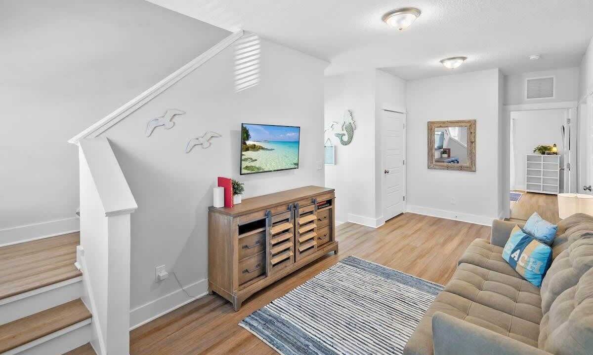Photo of Livingroom in Butler Beach