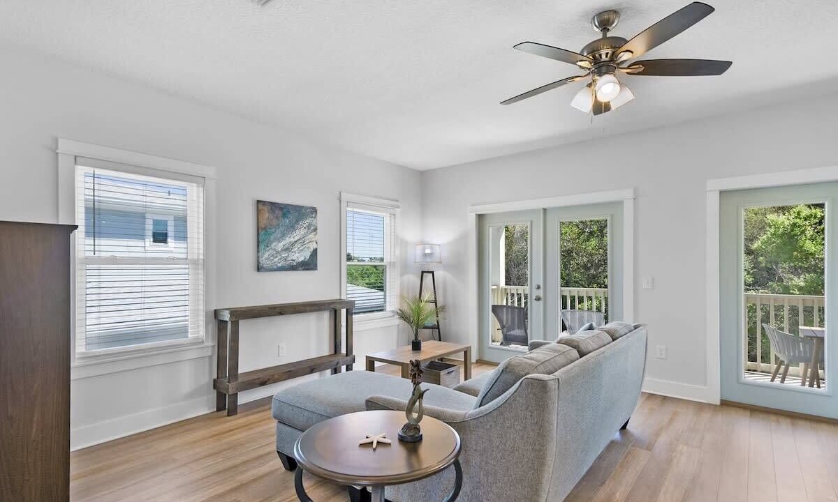 Photo of Livingroom in Butler Beach