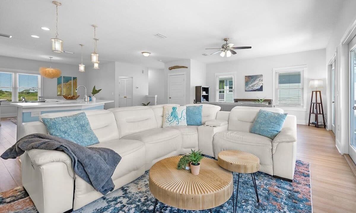 Photo of Livingroom in Butler Beach
