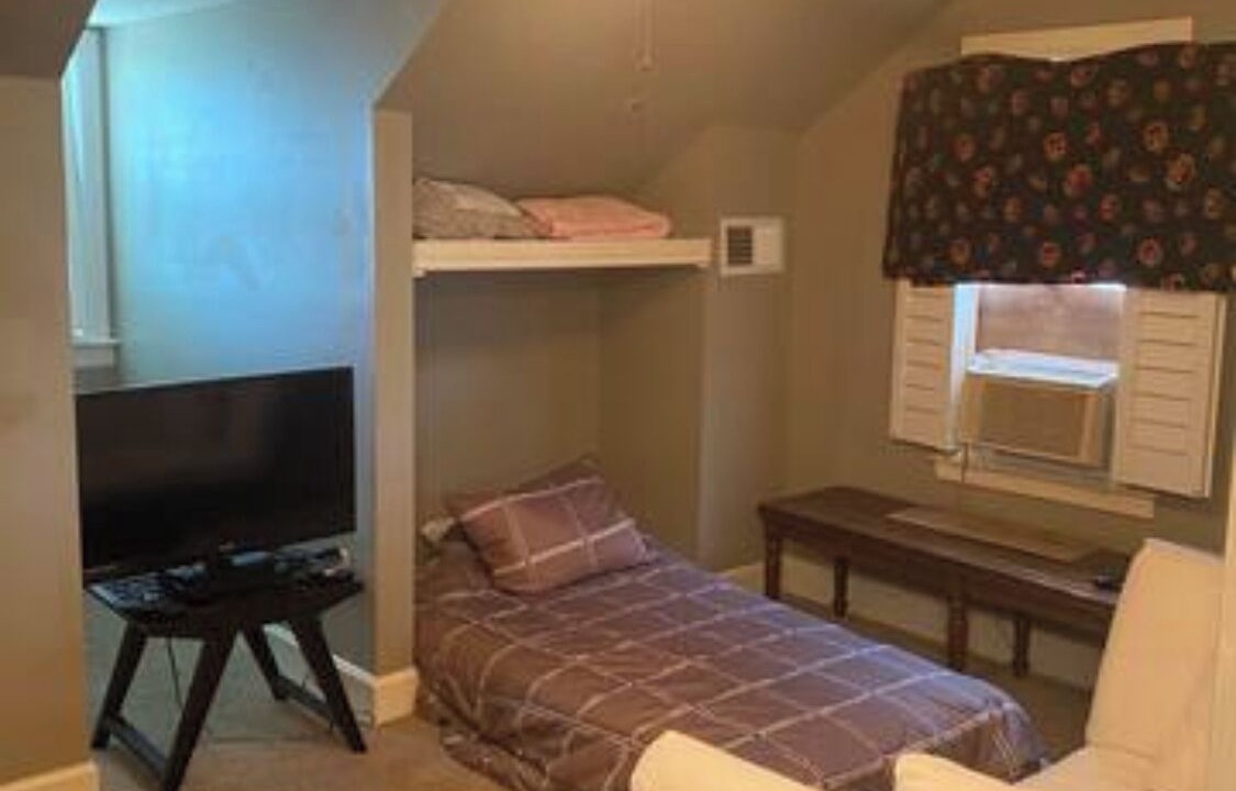 Photo of Bedroom in Madisonville